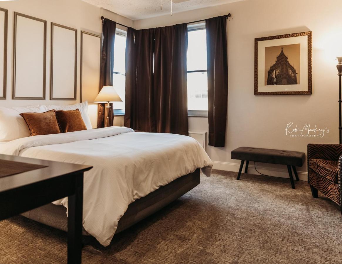 Phillips Hotel 5*