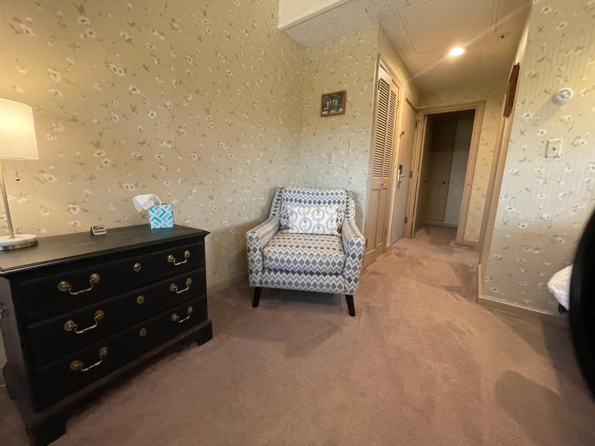 Phillips Hotel 5*