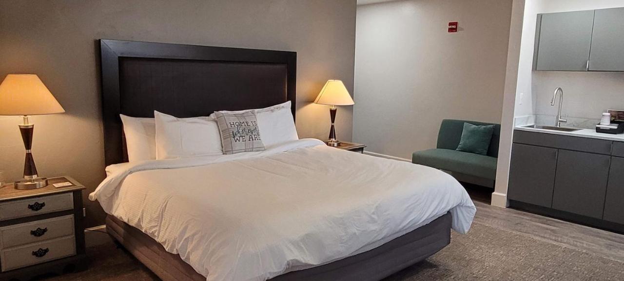 Phillips Hotel 5*